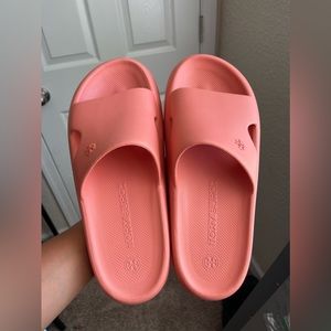 Tory Burch Slides size 10